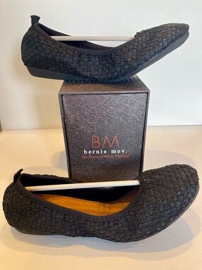 NIB BERNIE MEV CURLIES BALLET STYLE METALLIC BLACK FLAT EU SZ 39 U.S. SZ 8